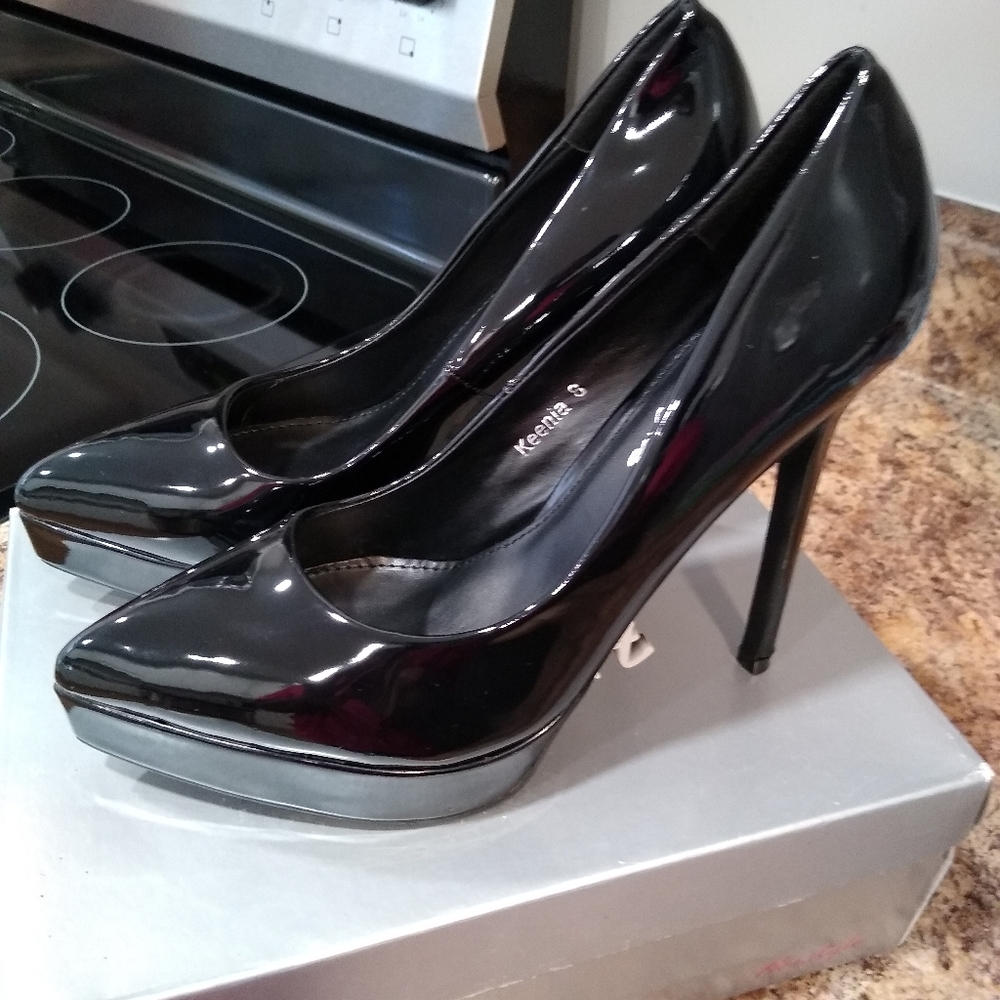 Shoes - Picture 3 of 3